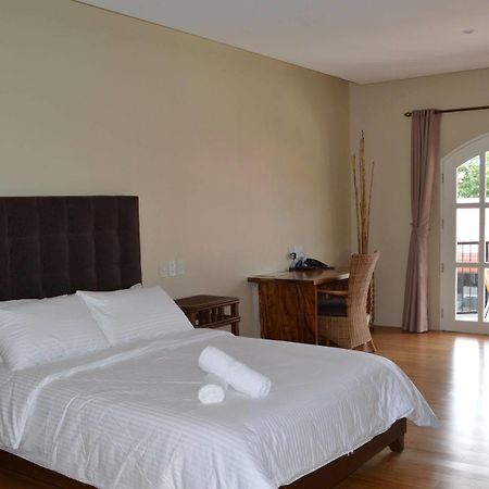Kingsley'S Hotel And Gastro Pub Mabalacat Экстерьер фото