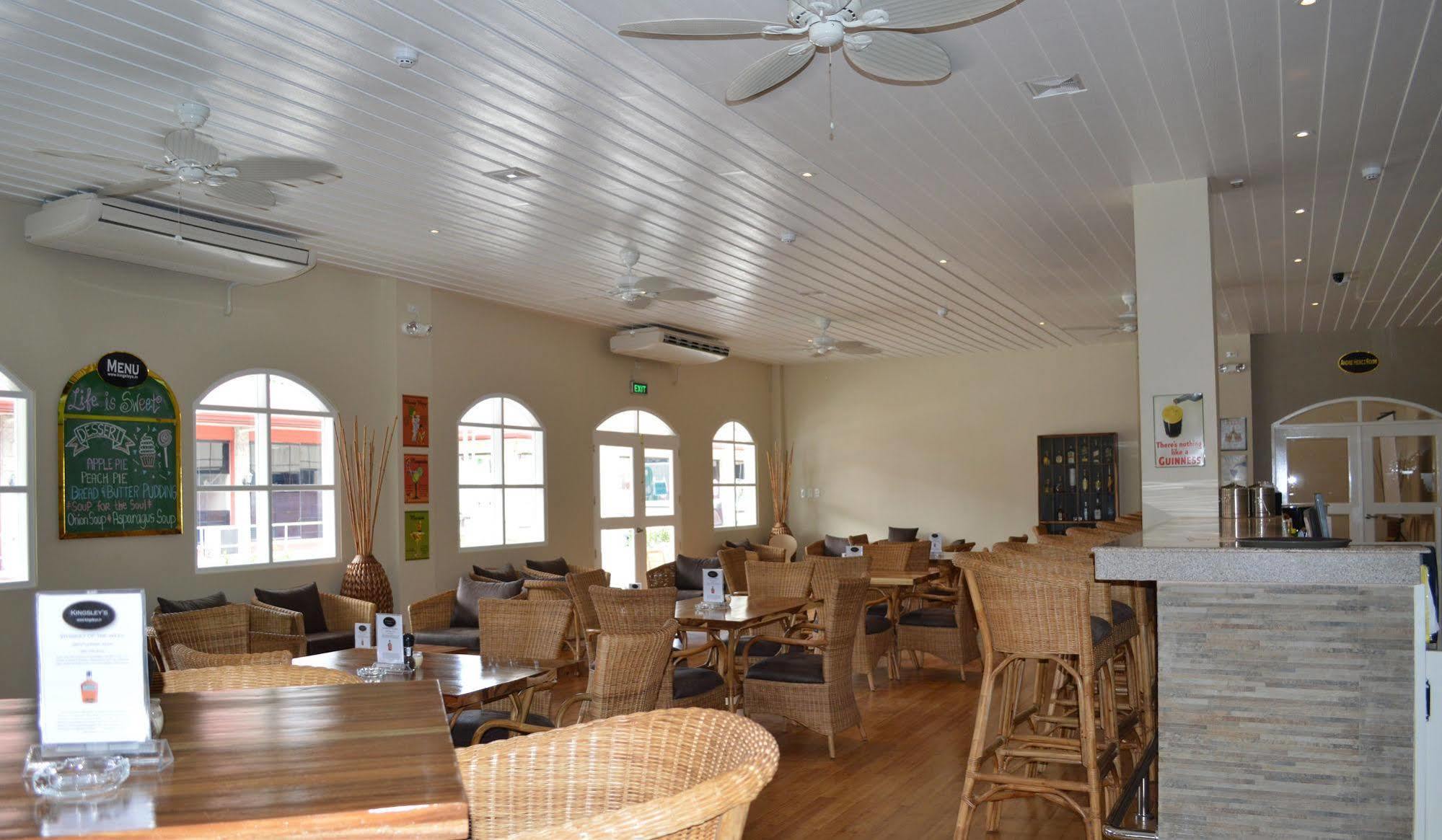 Kingsley'S Hotel And Gastro Pub Mabalacat Экстерьер фото