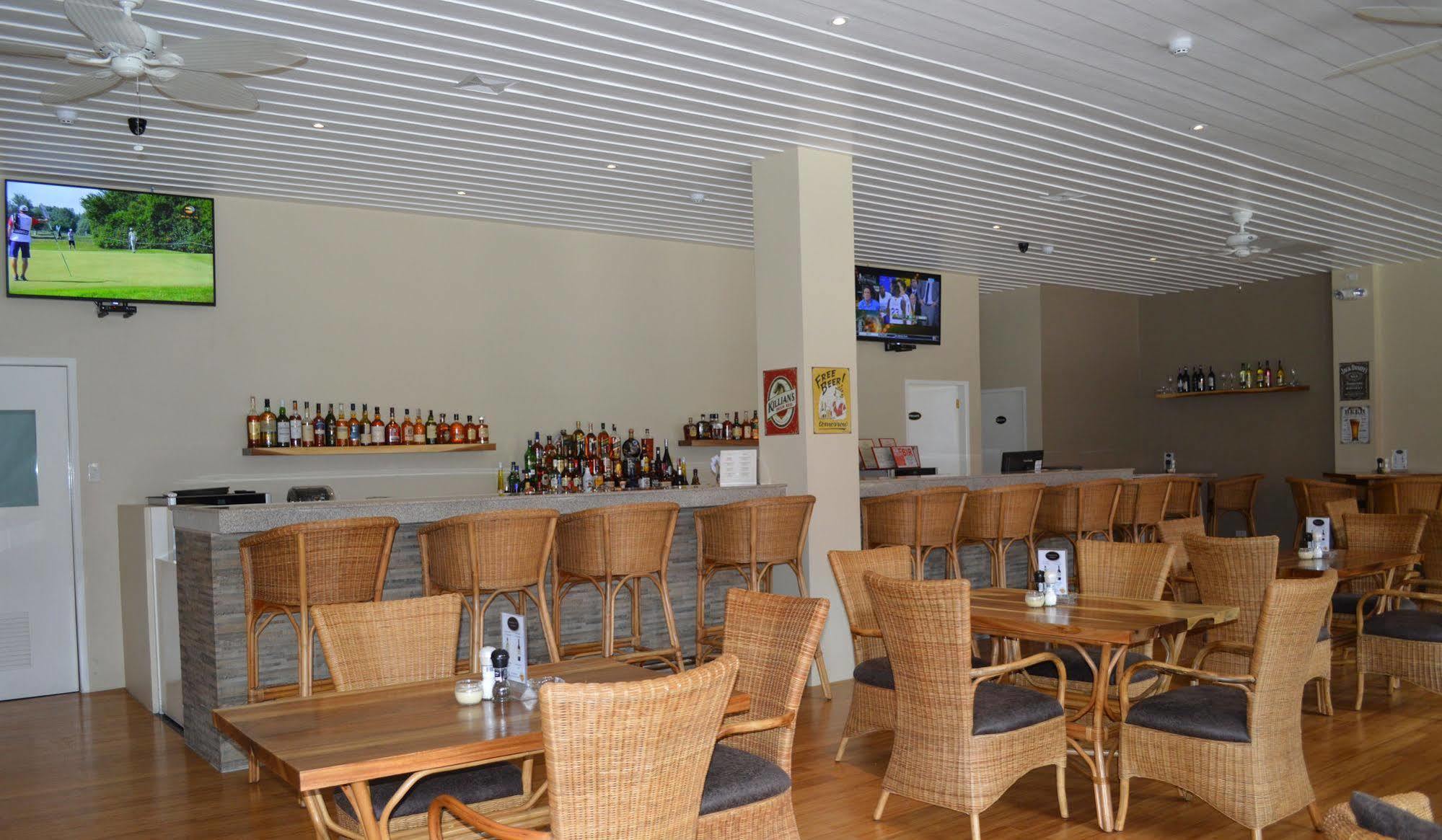 Kingsley'S Hotel And Gastro Pub Mabalacat Экстерьер фото