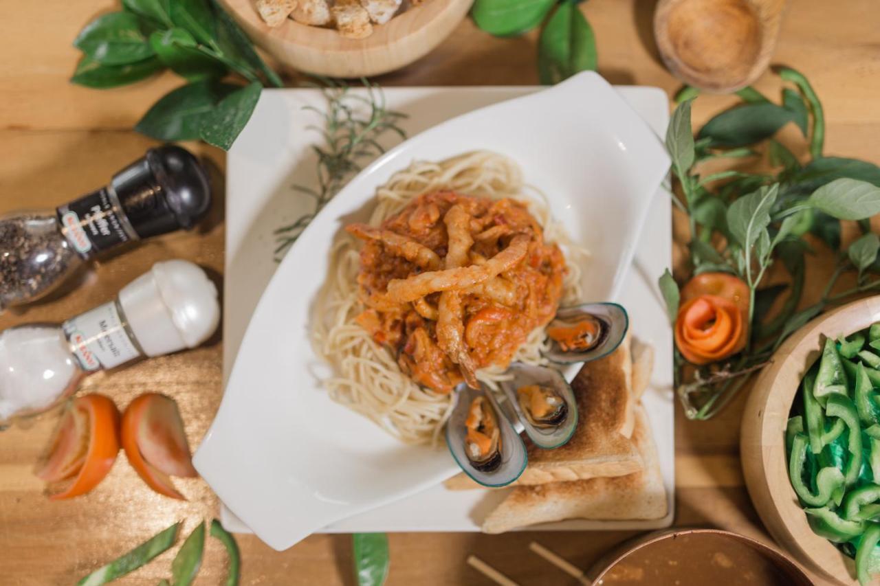 Kingsley'S Hotel And Gastro Pub Mabalacat Экстерьер фото