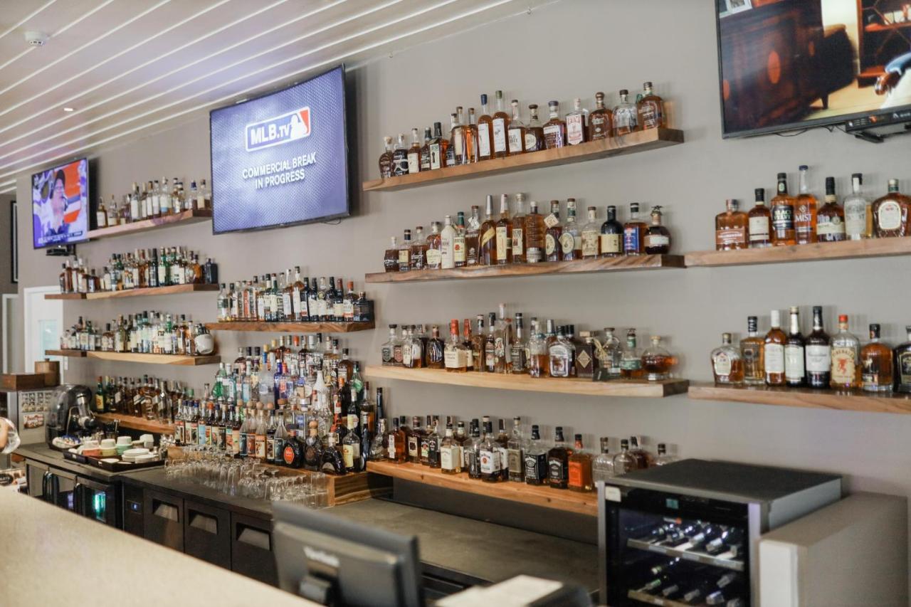Kingsley'S Hotel And Gastro Pub Mabalacat Экстерьер фото